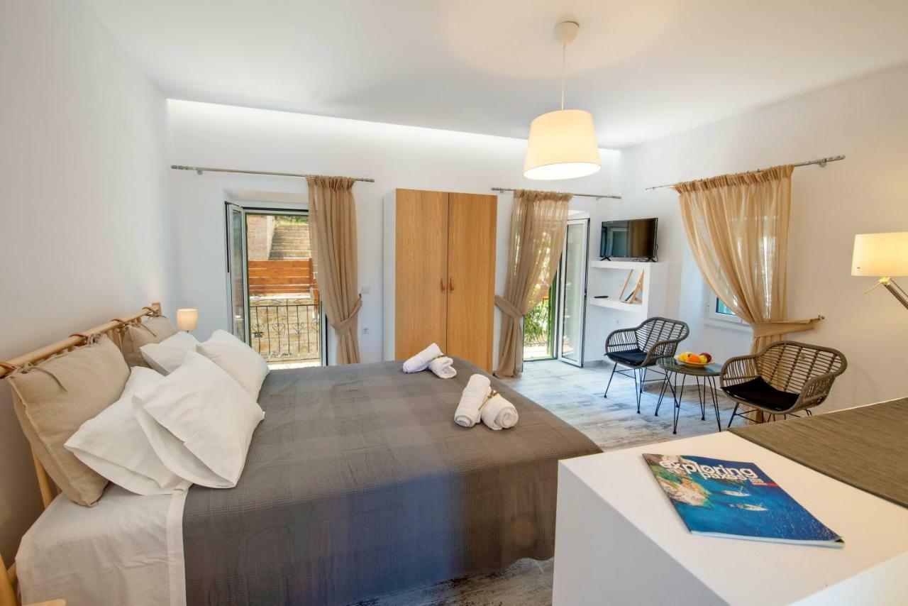 Loggos Couple Suite By Konnect Longós Esterno foto